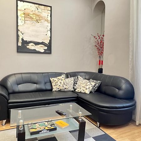 Apartment Lesya Kurbasa Lviv Eksteriør billede