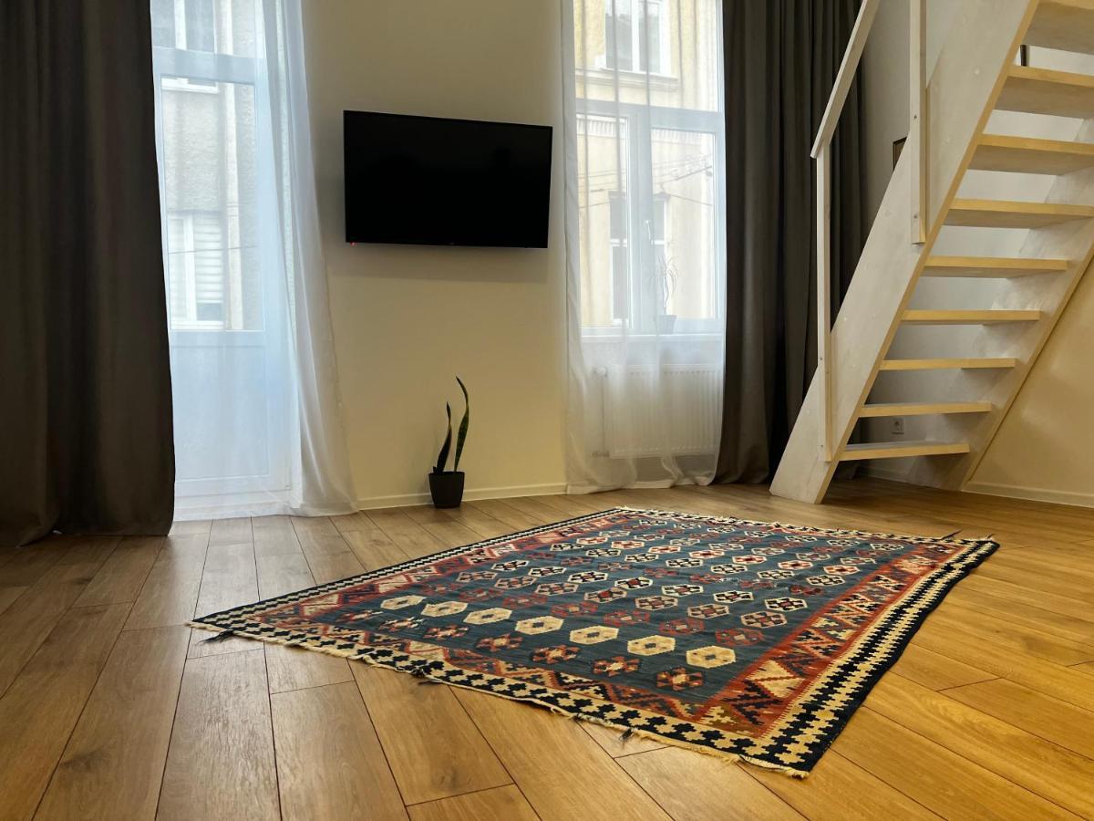 Apartment Lesya Kurbasa Lviv Eksteriør billede