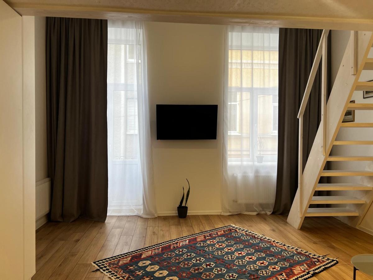 Apartment Lesya Kurbasa Lviv Eksteriør billede