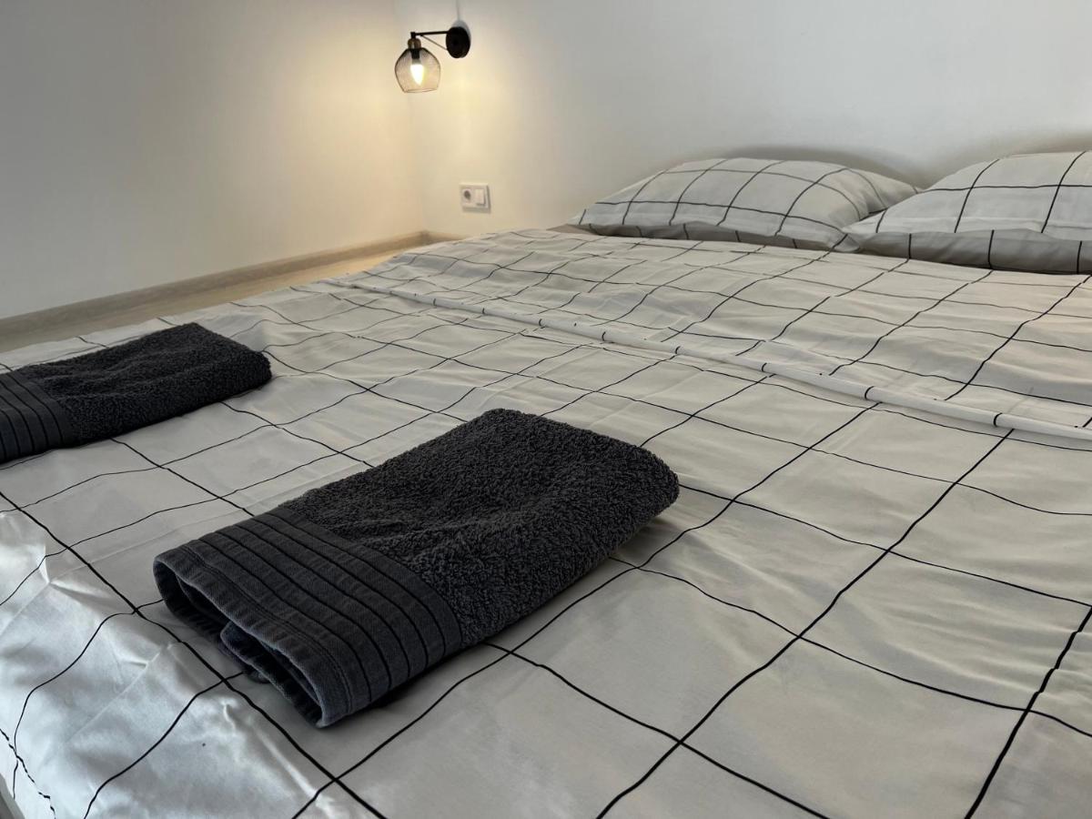 Apartment Lesya Kurbasa Lviv Eksteriør billede